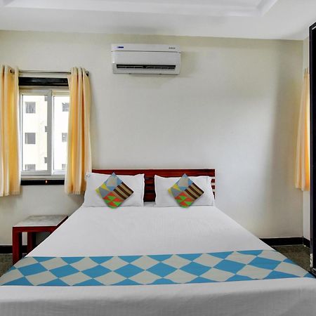 Oyo Home Msr Guest Inn Homestay Неллуру Экстерьер фото