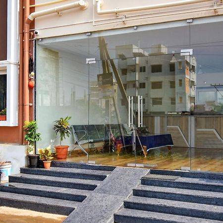 Oyo Home Msr Guest Inn Homestay Неллуру Экстерьер фото