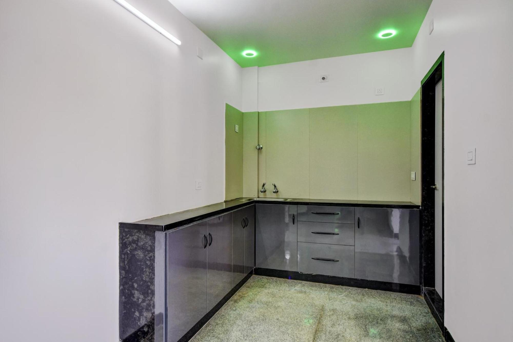 Oyo Home Msr Guest Inn Homestay Неллуру Экстерьер фото