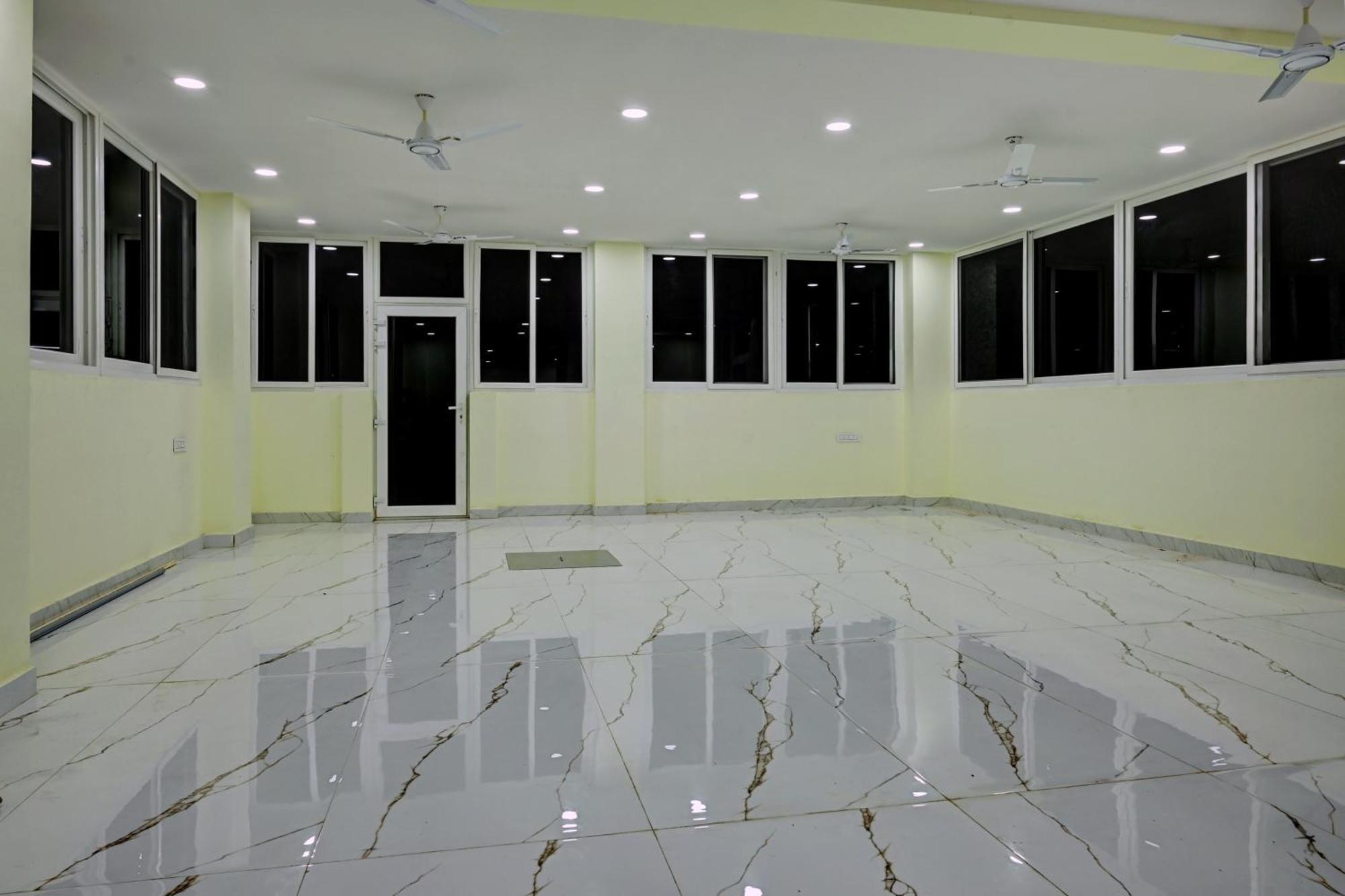 Oyo Home Msr Guest Inn Homestay Неллуру Экстерьер фото