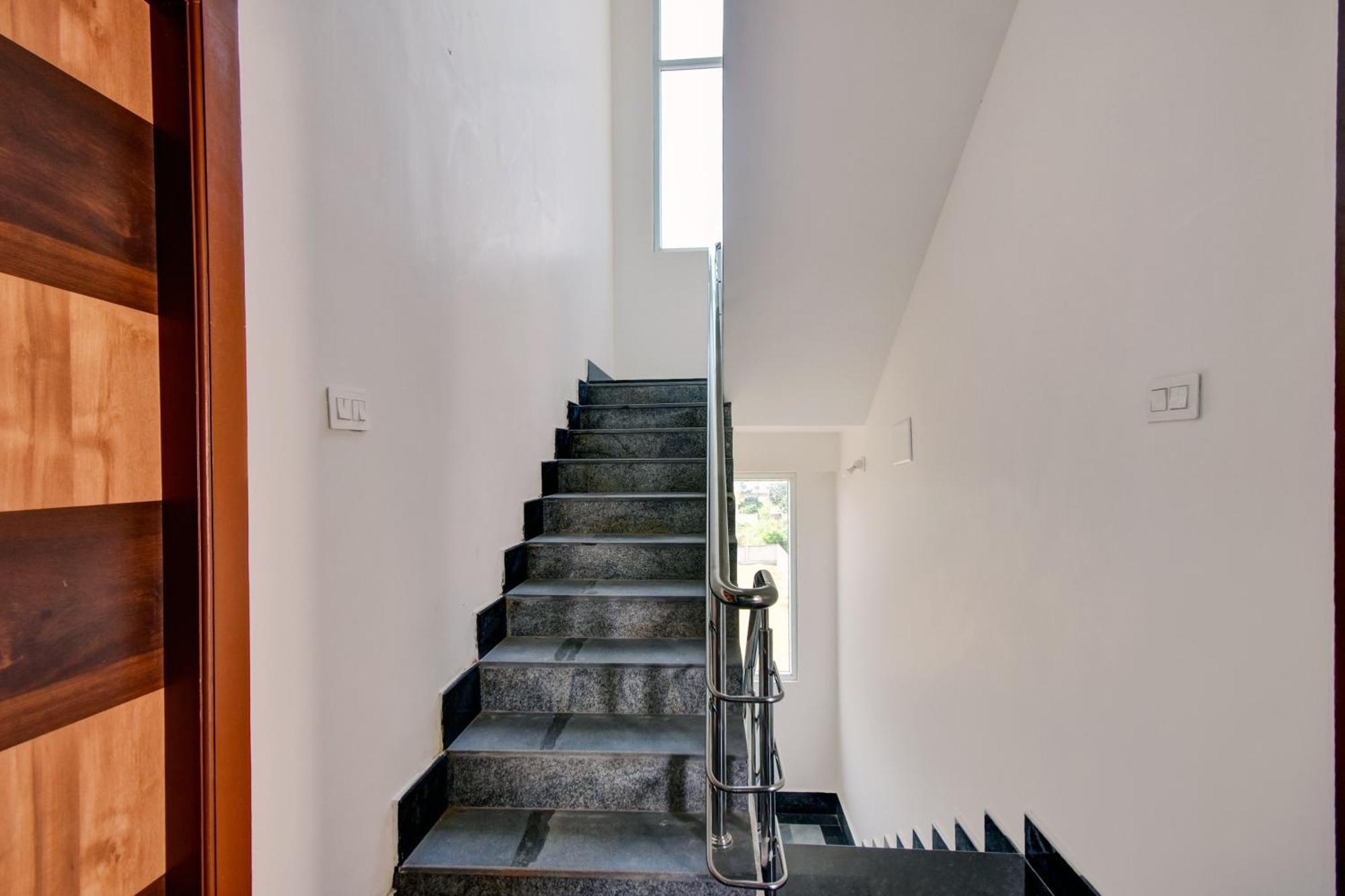 Oyo Home Msr Guest Inn Homestay Неллуру Экстерьер фото