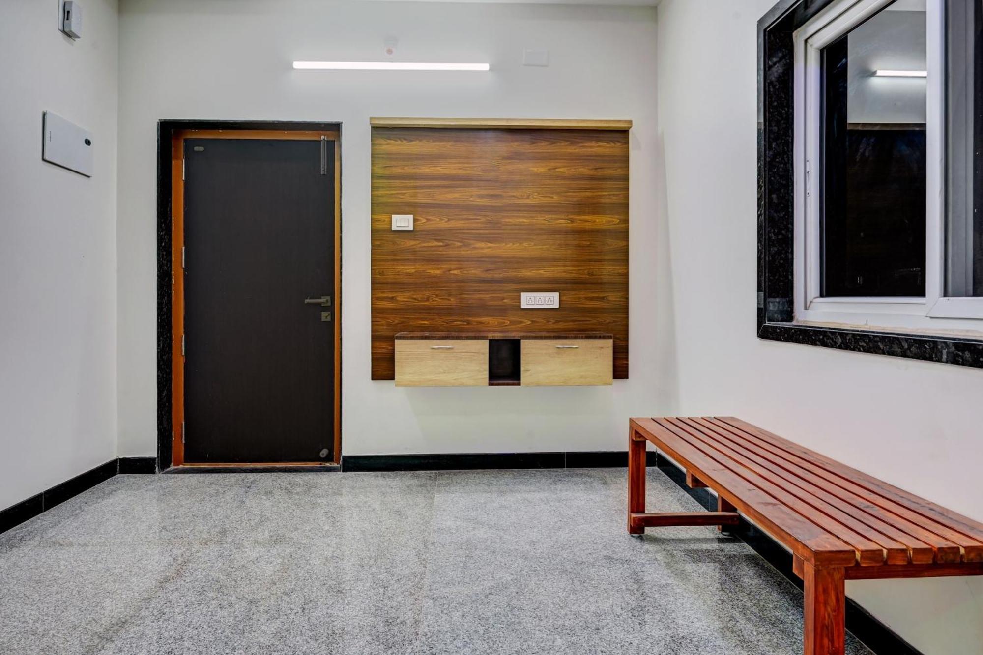 Oyo Home Msr Guest Inn Homestay Неллуру Экстерьер фото