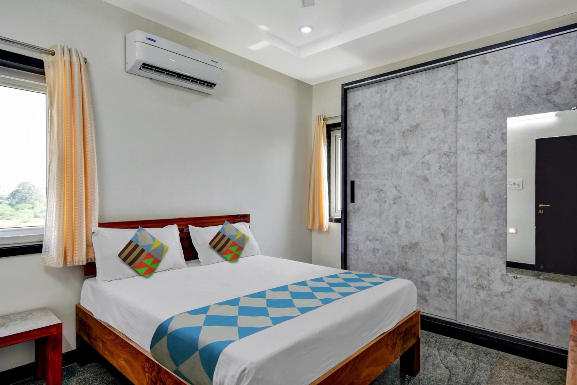 Oyo Home Msr Guest Inn Homestay Неллуру Экстерьер фото