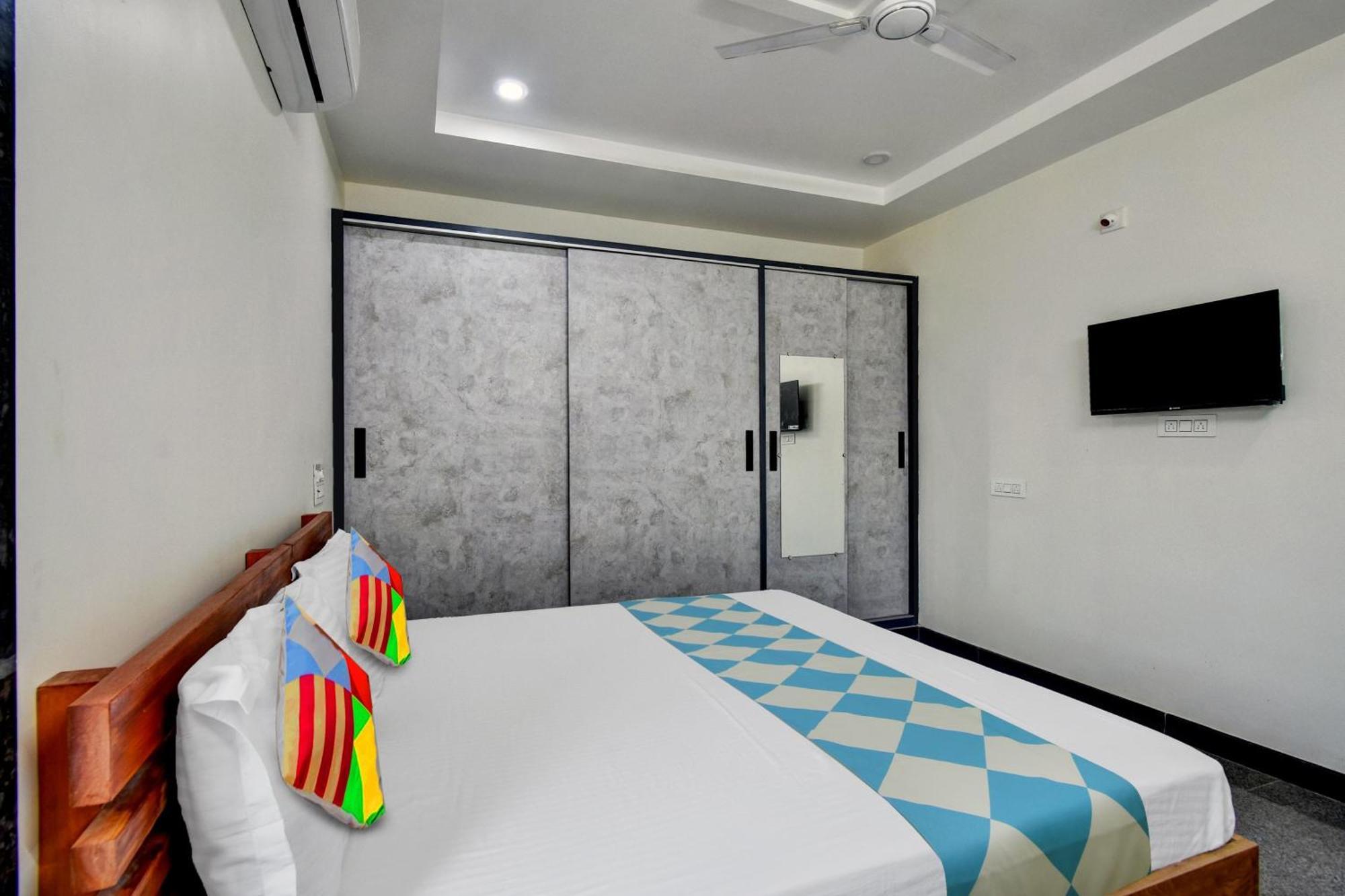 Oyo Home Msr Guest Inn Homestay Неллуру Экстерьер фото