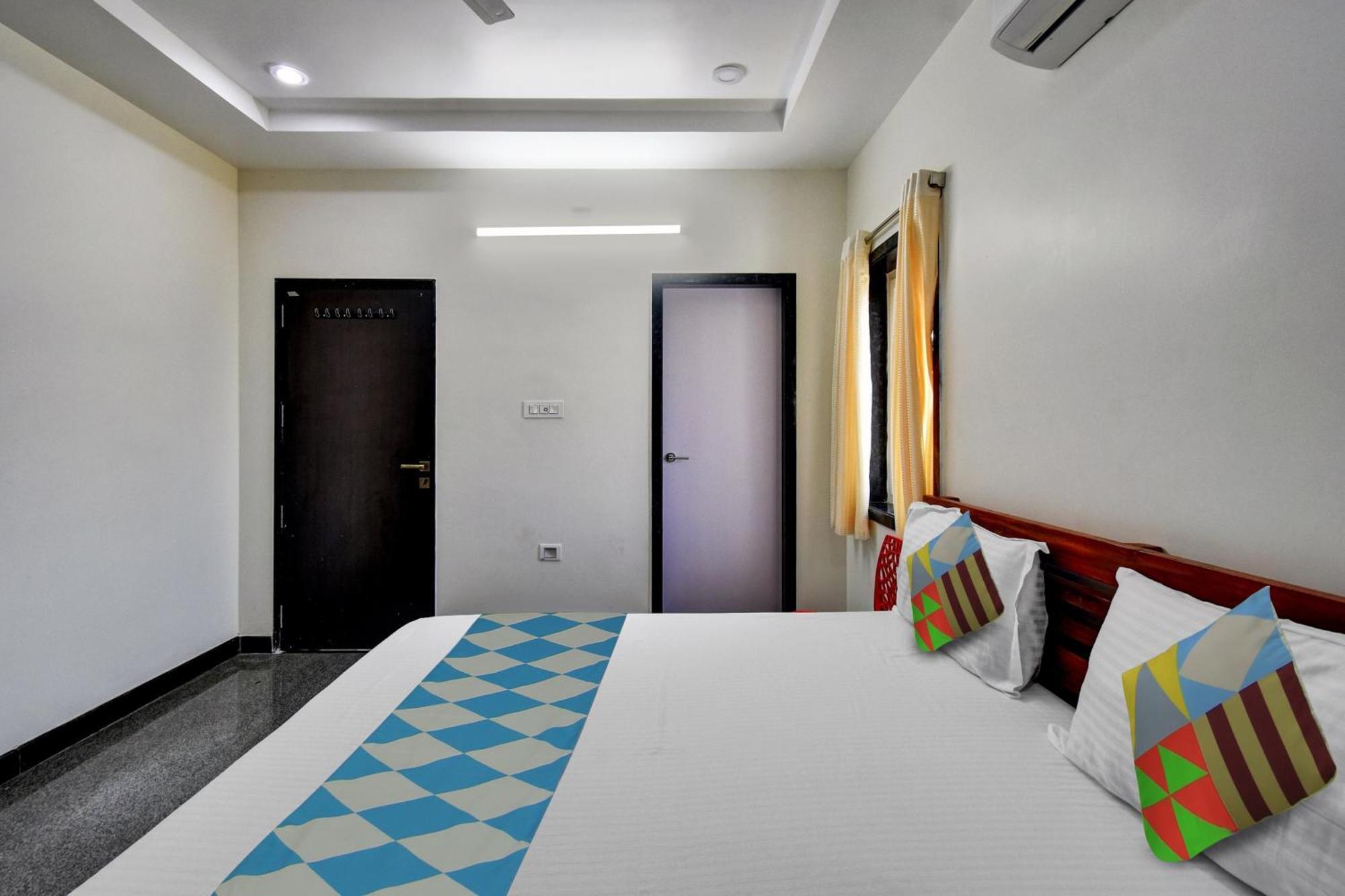 Oyo Home Msr Guest Inn Homestay Неллуру Экстерьер фото