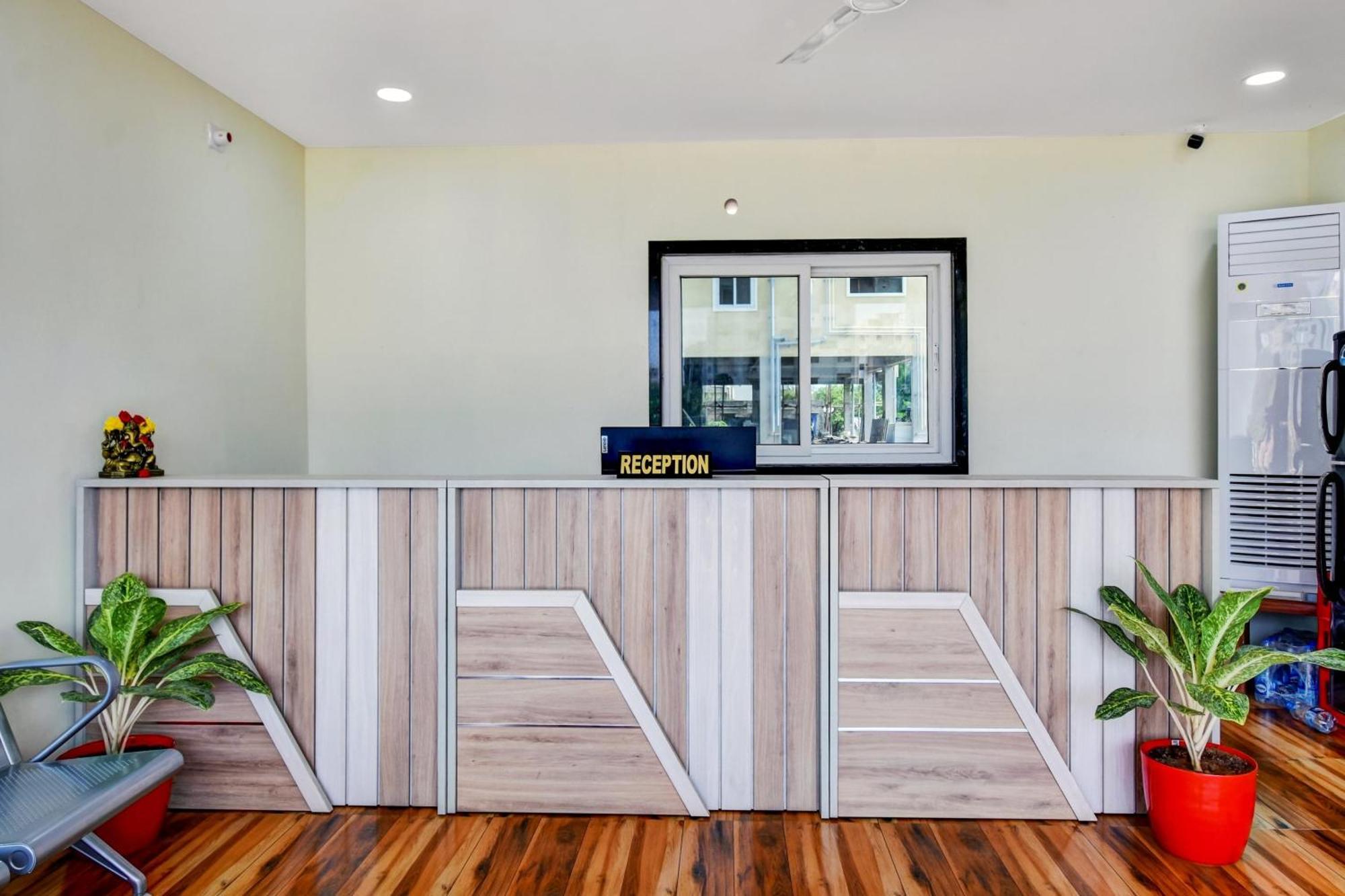 Oyo Home Msr Guest Inn Homestay Неллуру Экстерьер фото