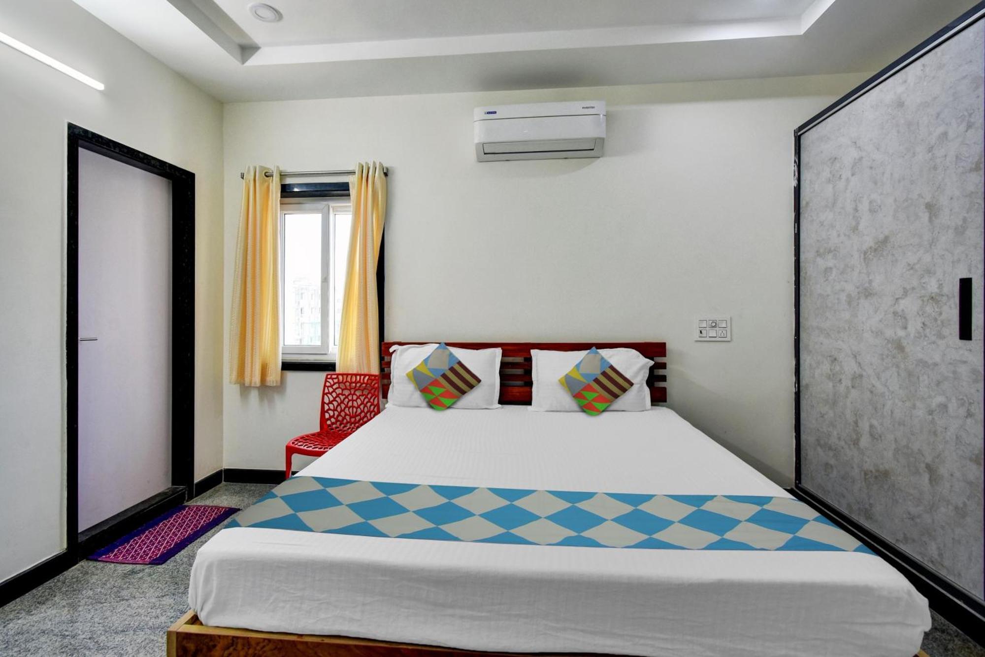 Oyo Home Msr Guest Inn Homestay Неллуру Экстерьер фото