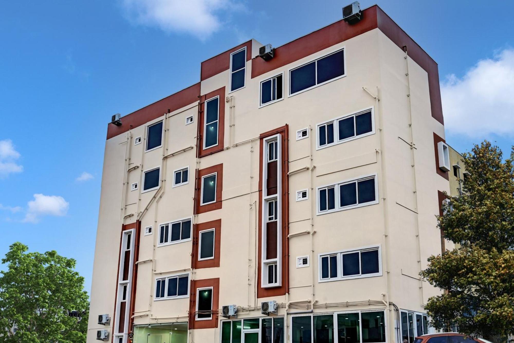 Oyo Home Msr Guest Inn Homestay Неллуру Экстерьер фото