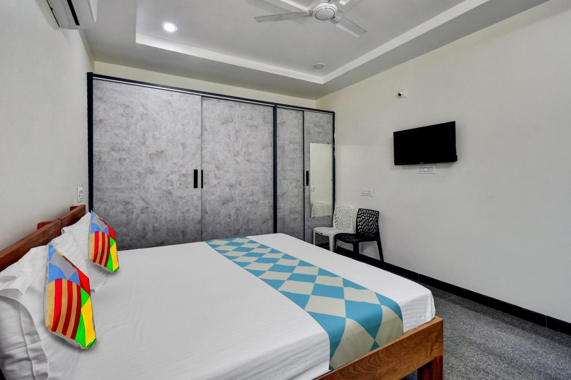 Oyo Home Msr Guest Inn Homestay Неллуру Экстерьер фото