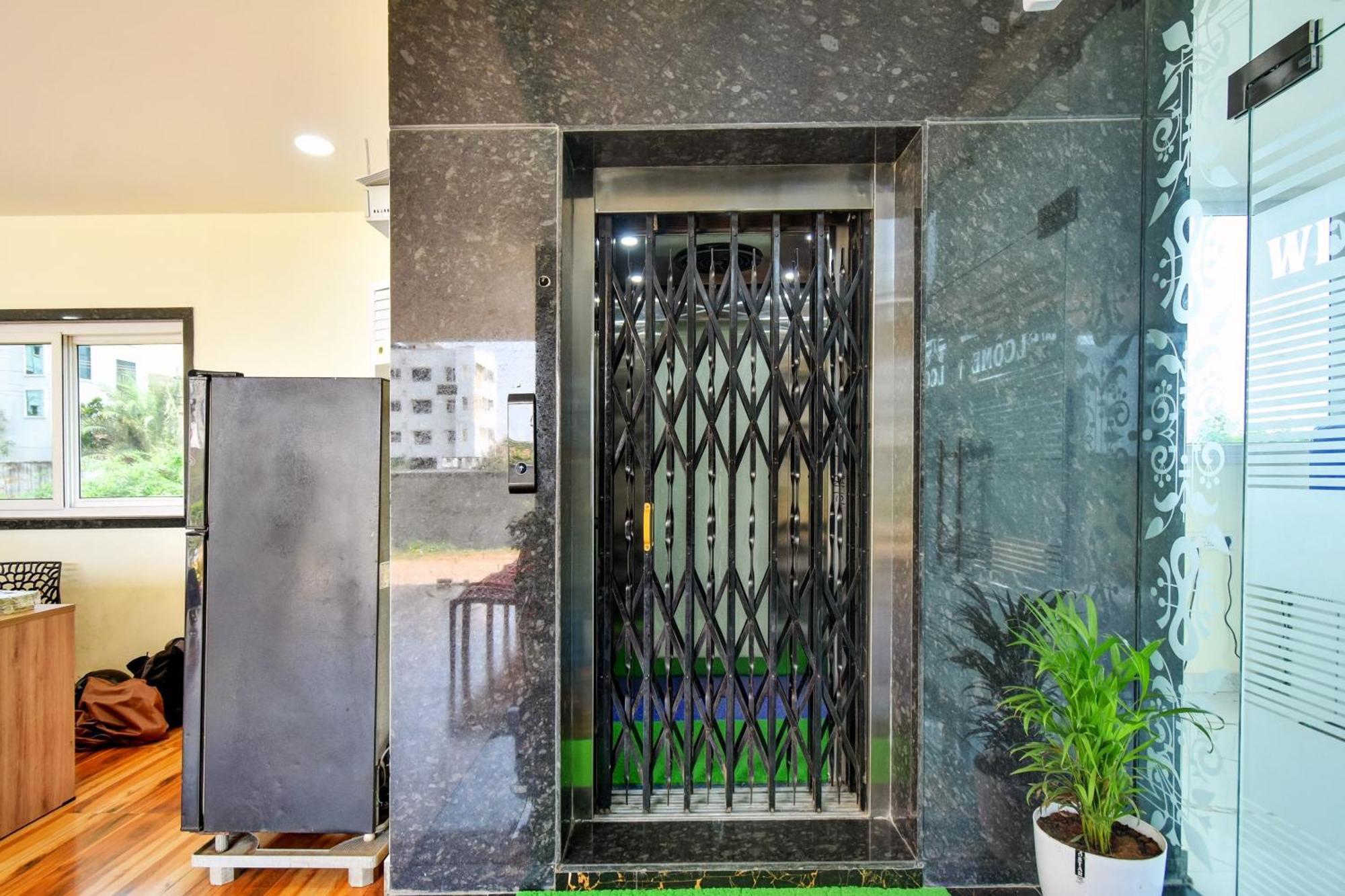 Oyo Home Msr Guest Inn Homestay Неллуру Экстерьер фото